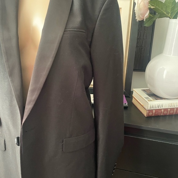 Black Sport Coat with Notch Lapel and Solid Design - Picture 1 of 6
